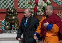 Putin lên chùa